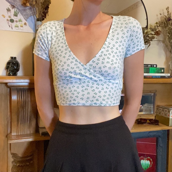 Cotton On Tops - Green & White Floral Crop